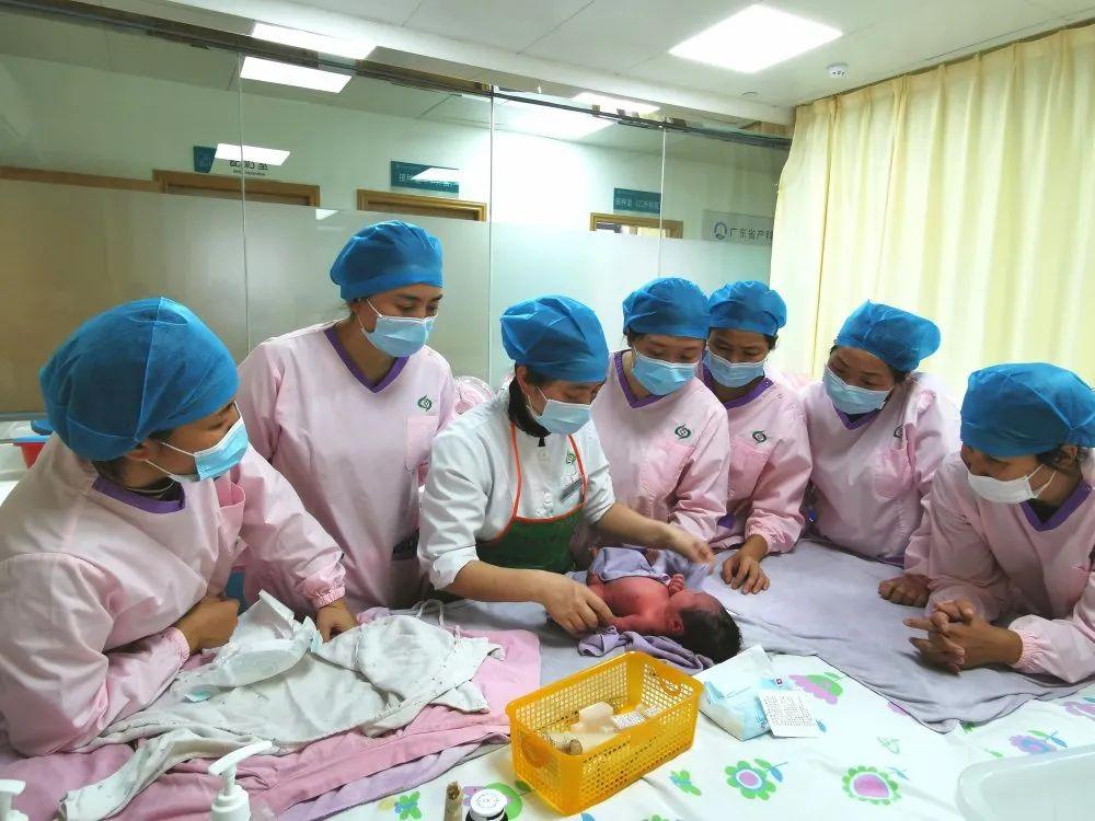 中江县妇婴监护型护送